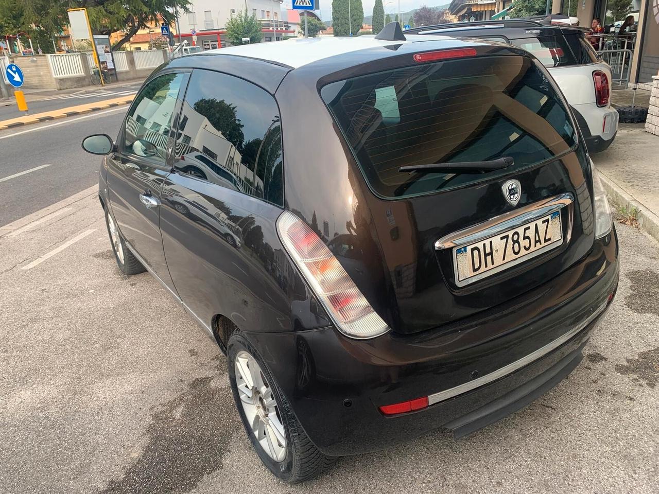 Lancia Ypsilon 1.2 benz Neopatentati