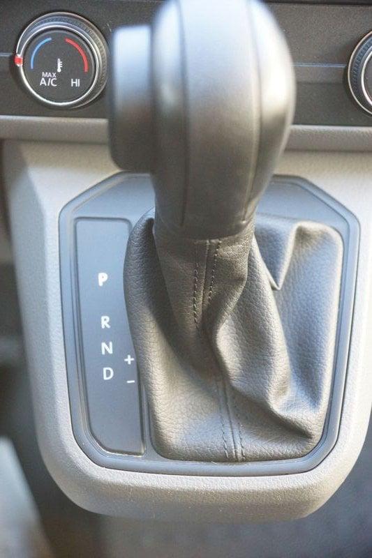Volkswagen Multivan Caravelle T6 Combi 2.0 TDI BlueMotion Comfortline aut H1 L1 9 POSTI!!!!