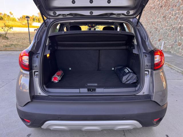 RENAULT Captur DCI 90CV NAVI+RCAM+BICOLOR+17'+2PDC+KEYLESS