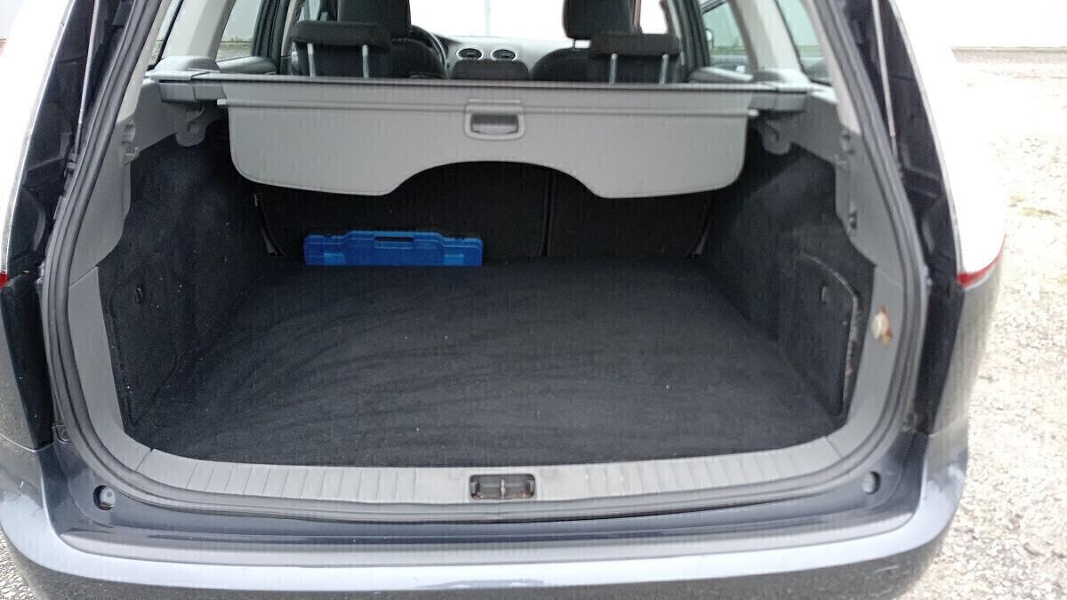 Ford Focus Style Wagon 2.0 Titanium -Gpl -
