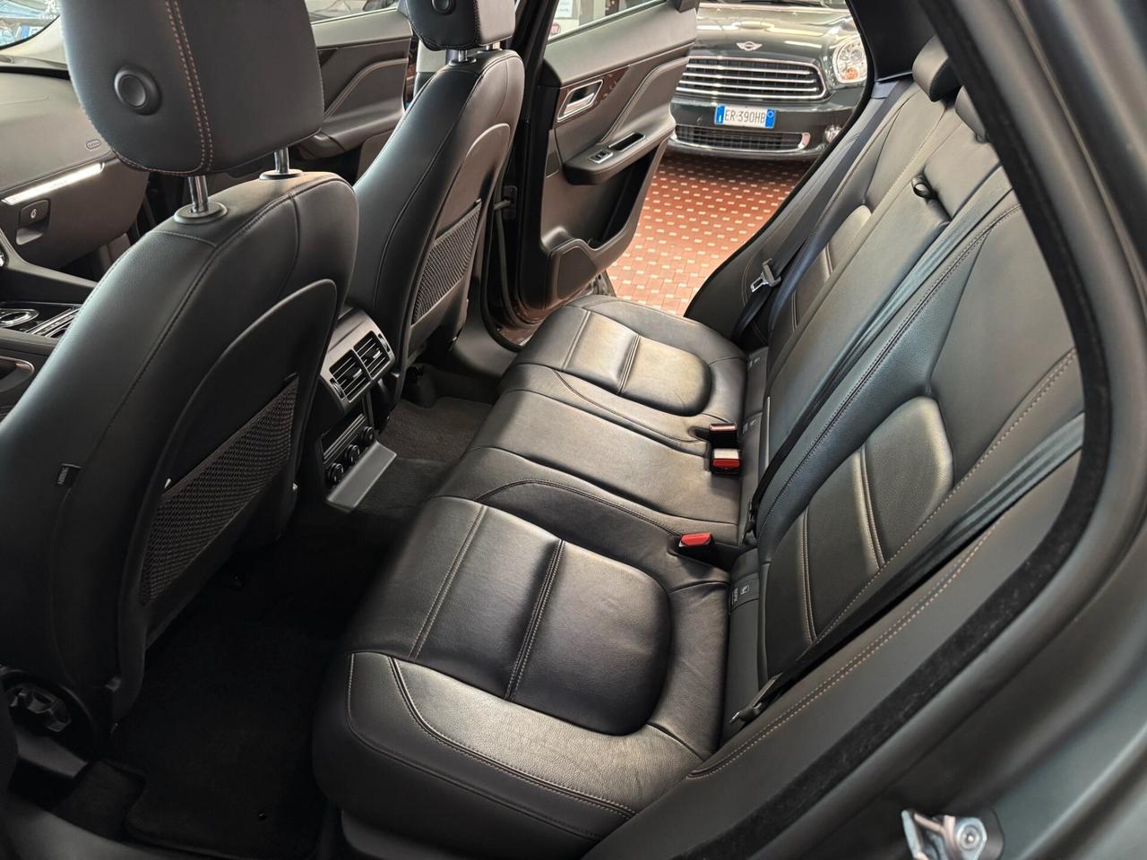 Jaguar F-Pace 2.0 D 180 CV aut. Portfolio - UNICO PROPRIETARIO