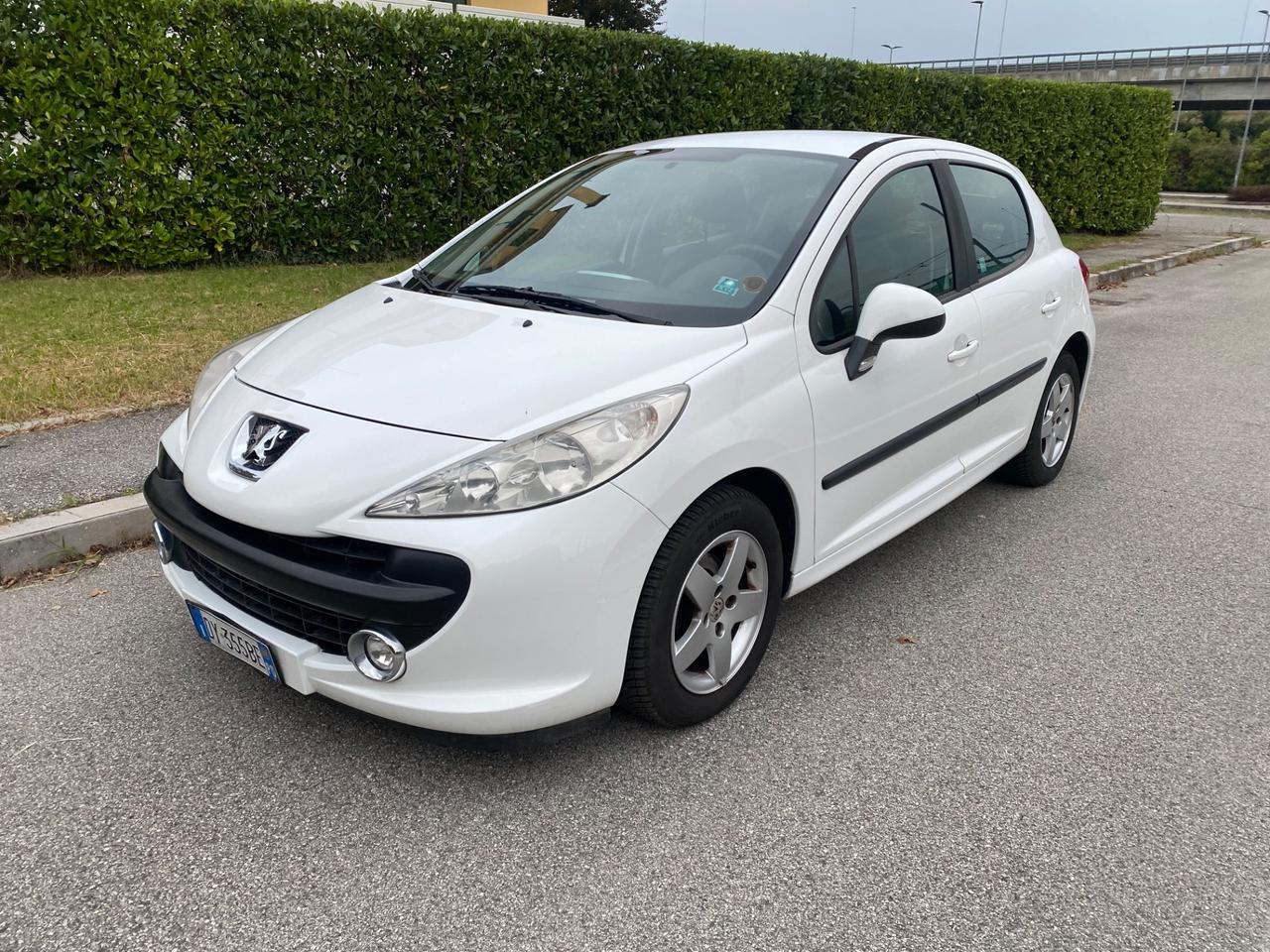 Peugeot 207 1.4 8V 75CV 5p. Energie Sport ECO GPL
