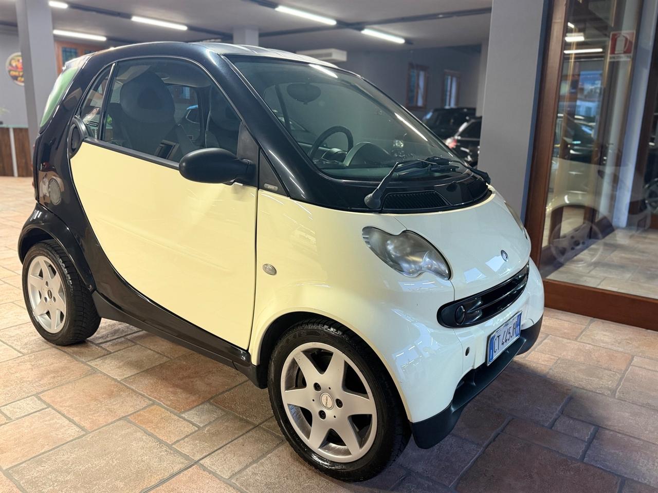 Smart ForTwo 700 coupé pure (37 kW)