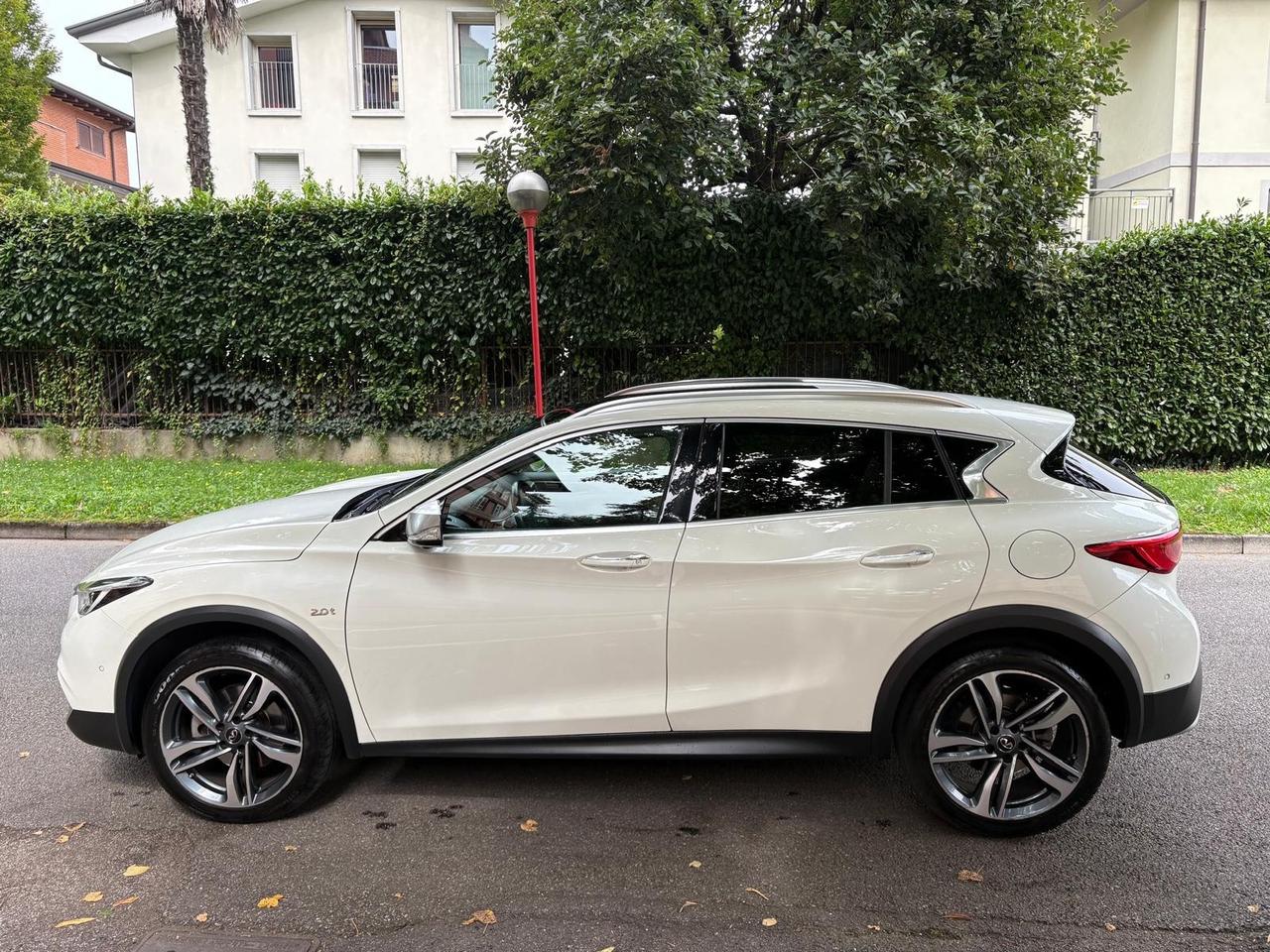 Infiniti QX30 2.0 turbo DCT AWD Luxe Tech