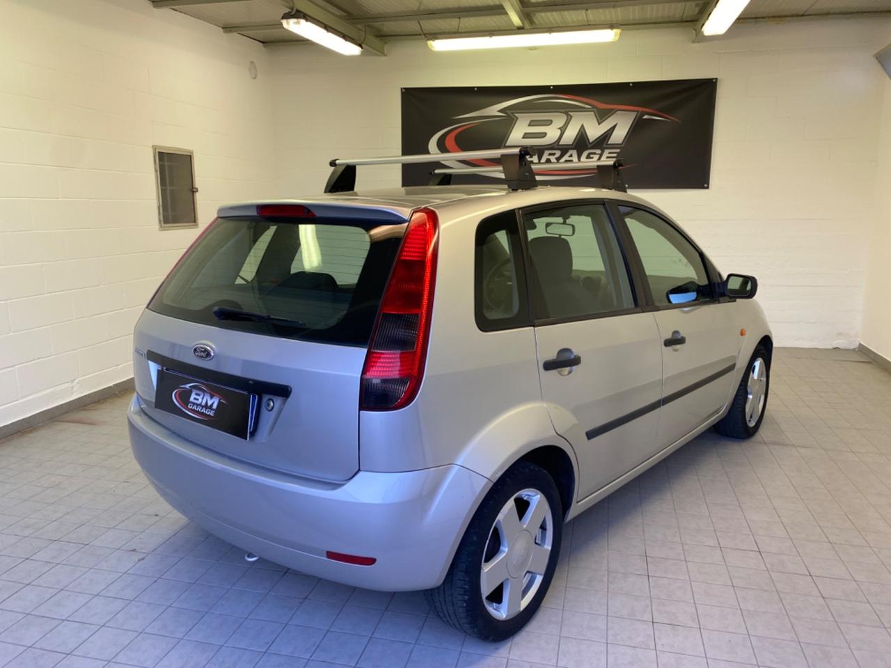 Ford Fiesta 1.4 16V 5p. Ghia