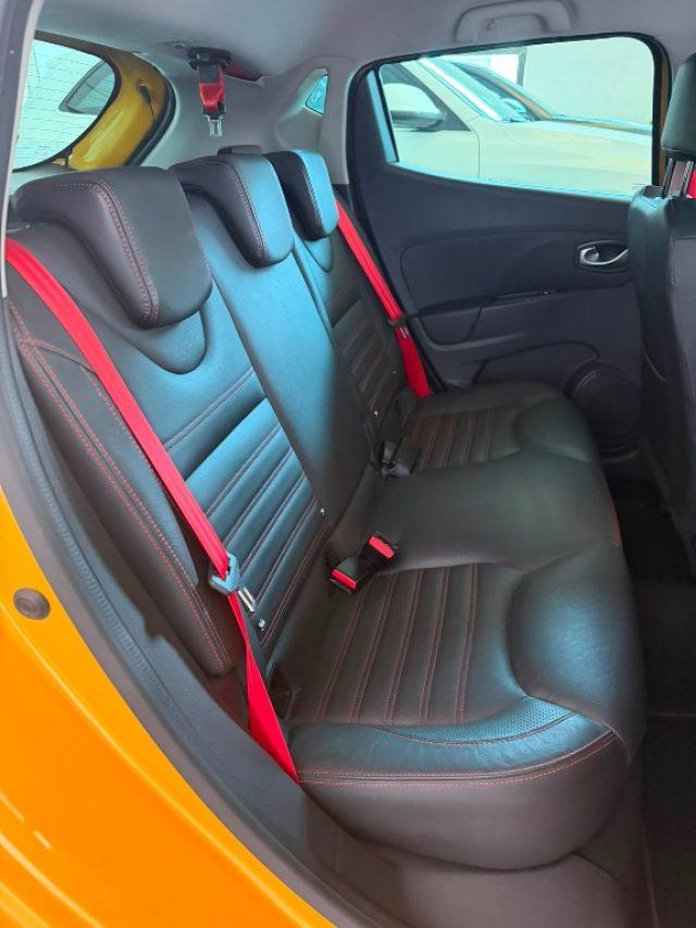 RENAULT Clio TCe 220CV R.S. Trophy //AKRAPOVIC//PELLE//