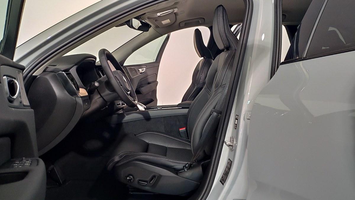 VOLVO Xc60 B5 Mild Hybrid Awd Automatico Plus Dark