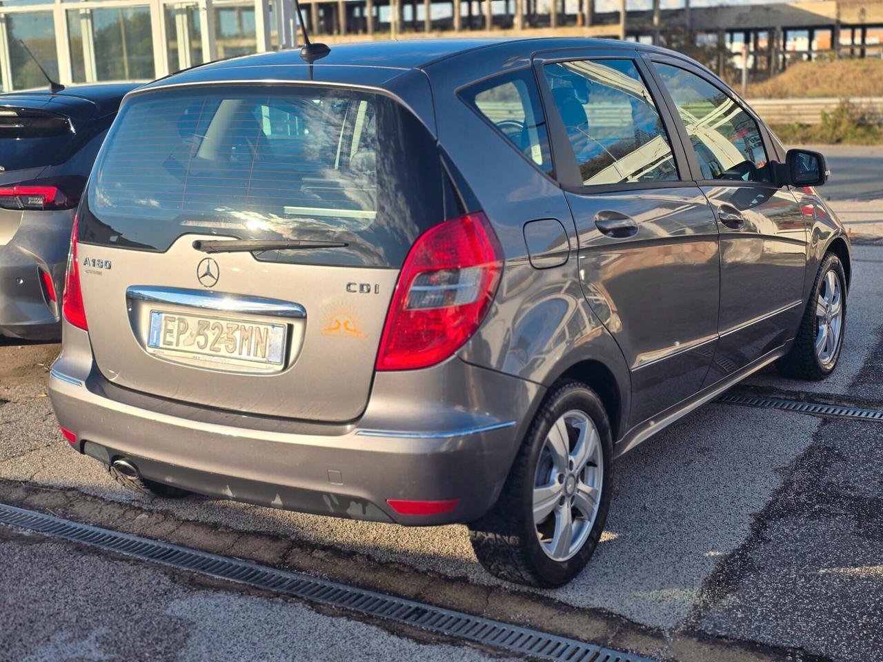 Mercedes-benz A 180 CDI BlueEFFICIENCY Automatic Premium