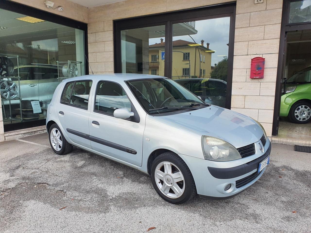 Renault Clio 1.4 16V cat 5 porte Privilège