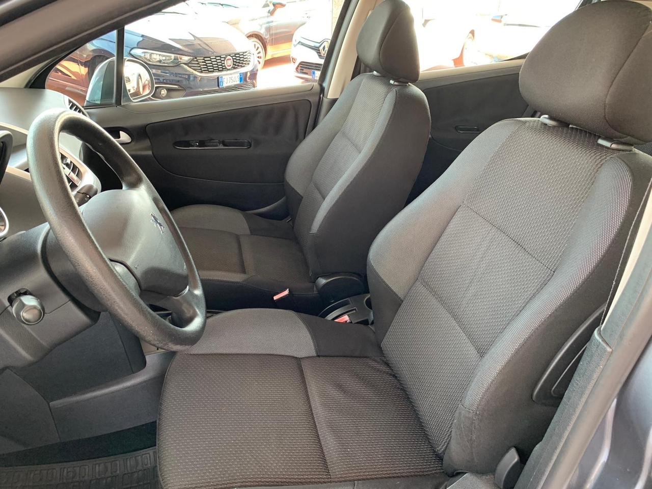 Peugeot 207 1.4 GPL per neopatentati