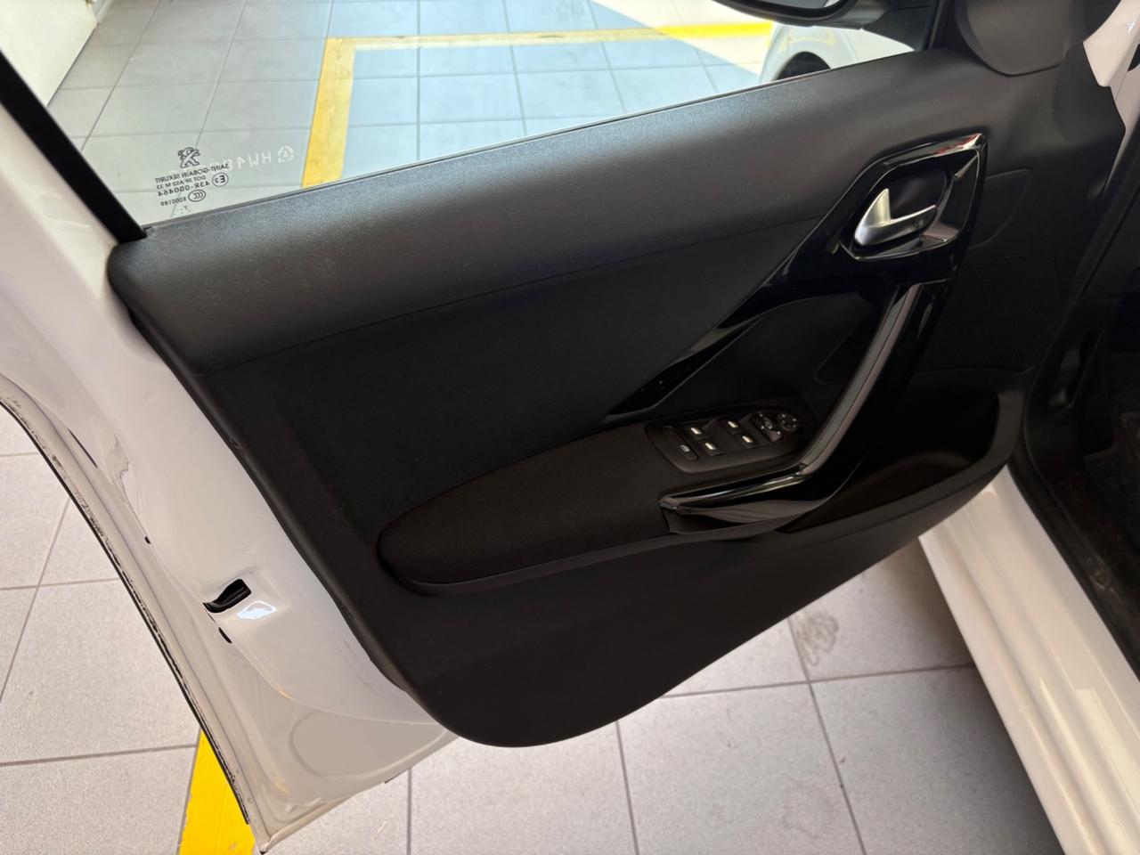 Peugeot 208 BlueHDi 75 5 porte Allure