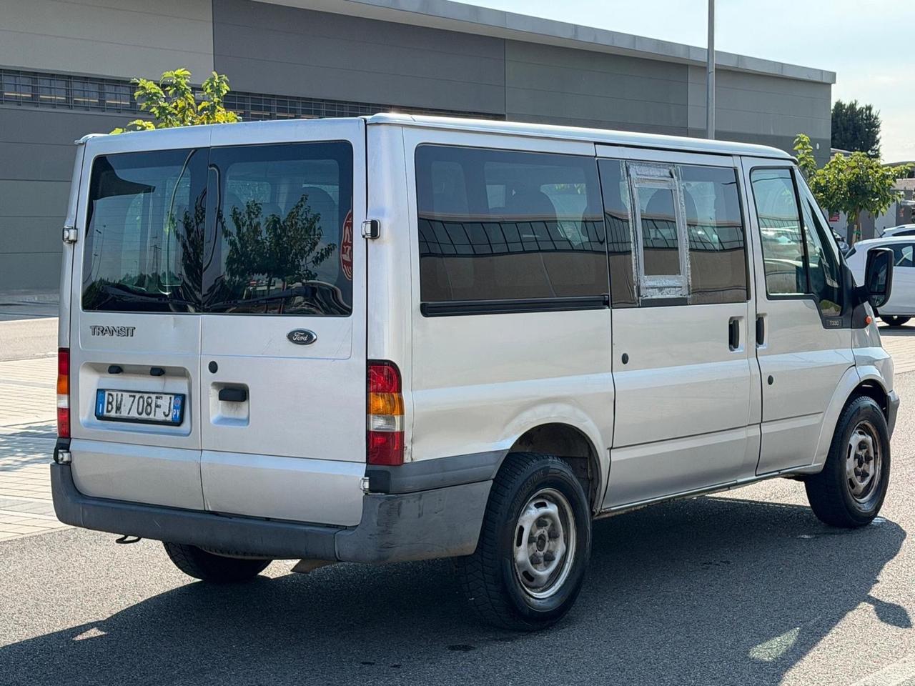 Ford Transit Bus 9 posti