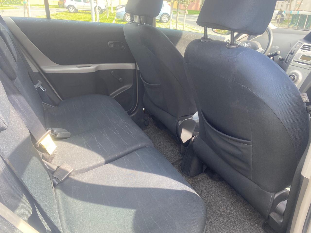 Toyota Yaris 1.0 5 porte Sol