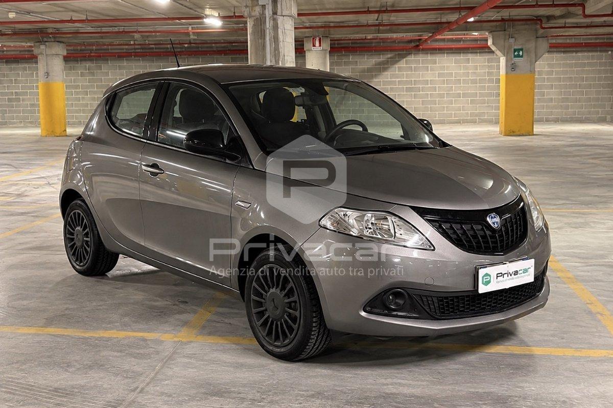 LANCIA Ypsilon 1.0 FireFly 5 porte S&S Hybrid Silver