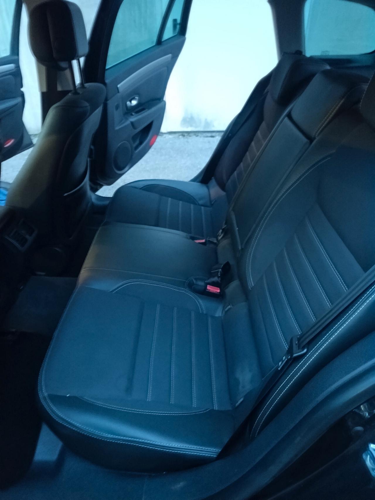 Renault Laguna 2.0 dCi 175CV SporTour Proactive 4Control ESM