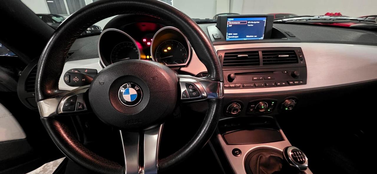 Bmw Z4 3.0si Coupé Carbon-Schwarz