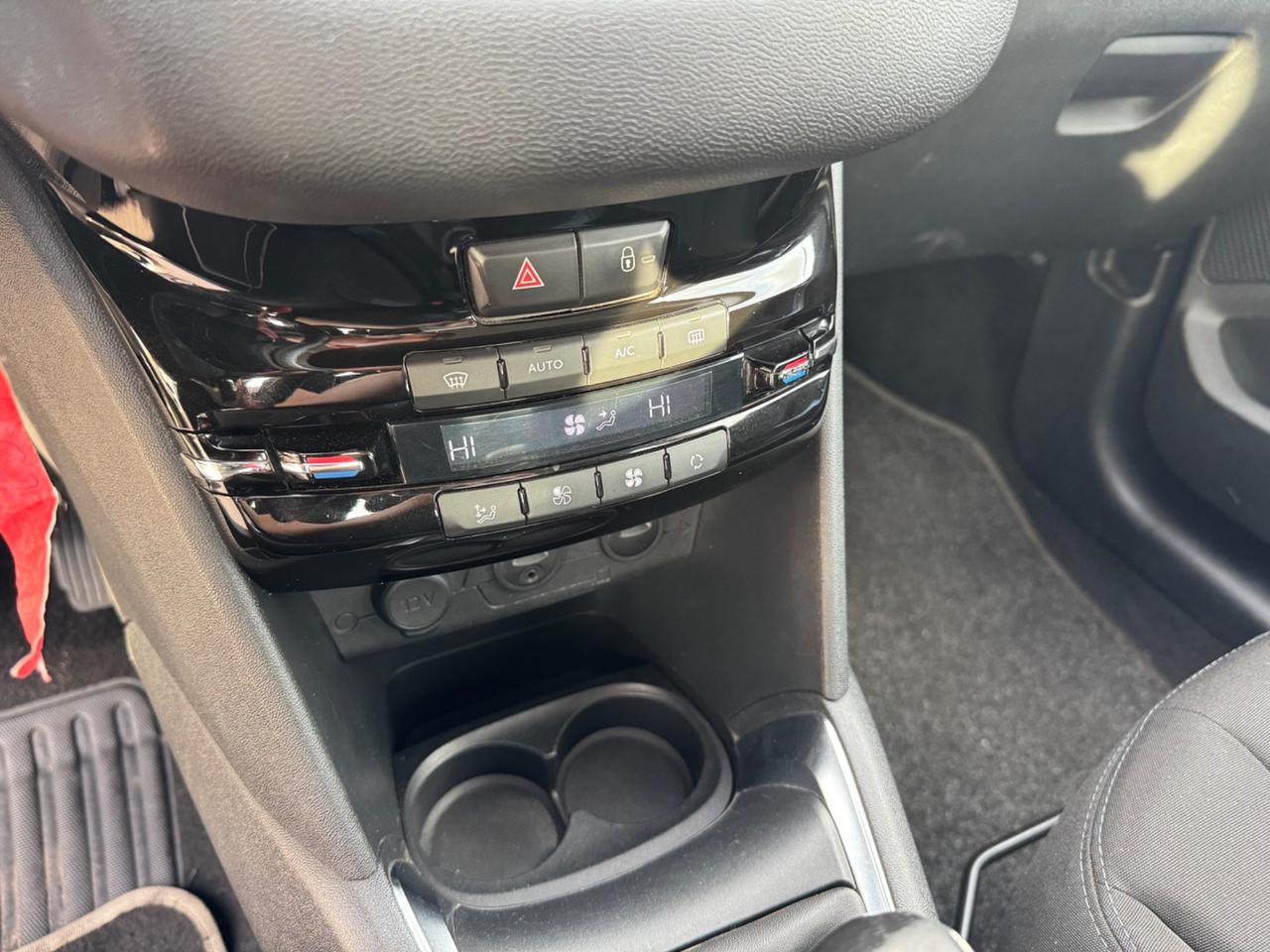 Peugeot 208 1.2 GPL Allure NAVI *FINANZIABILE*