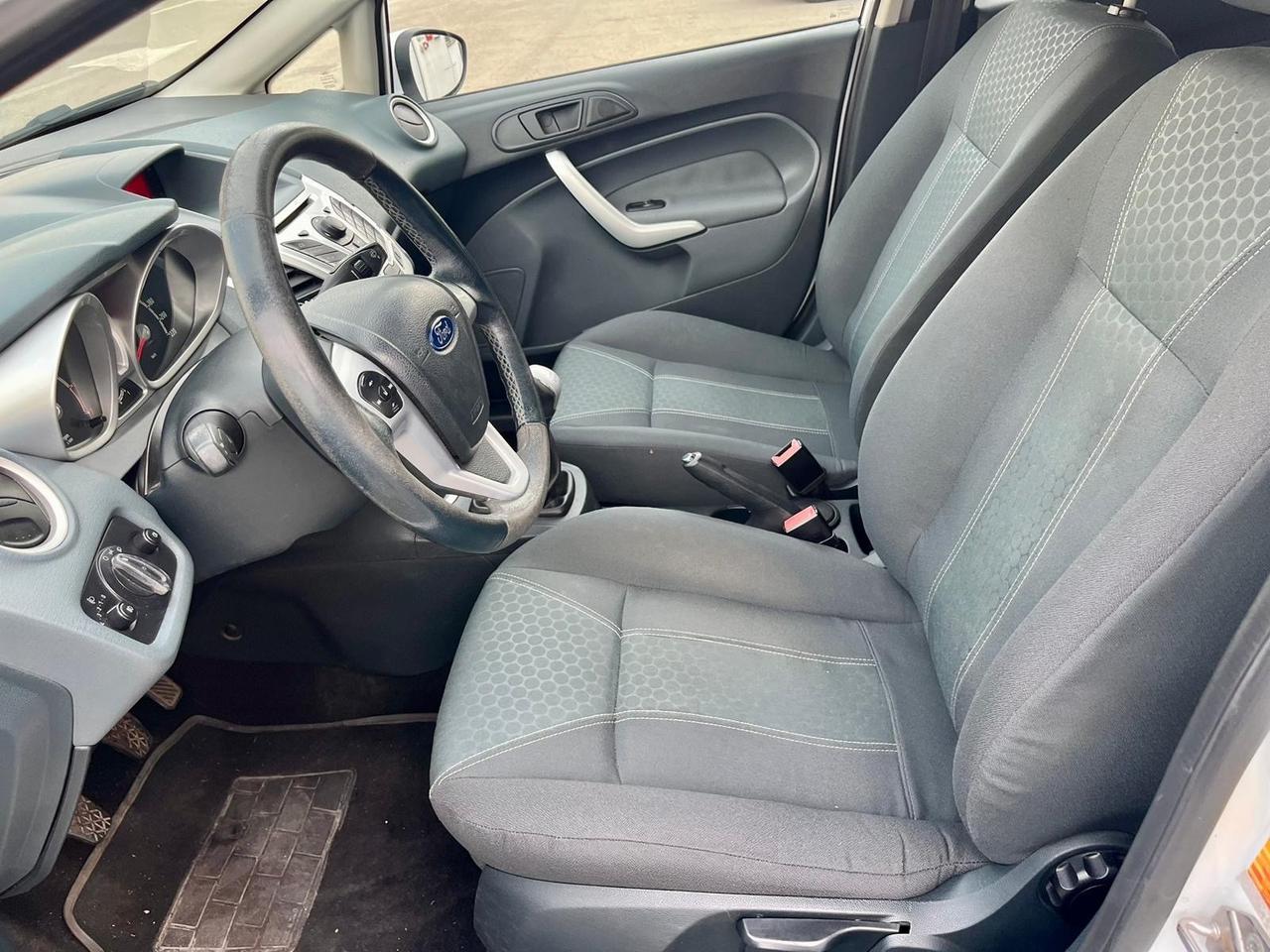 Ford Fiesta 1.2benz 2009 113.000km perfetta per neopatentati