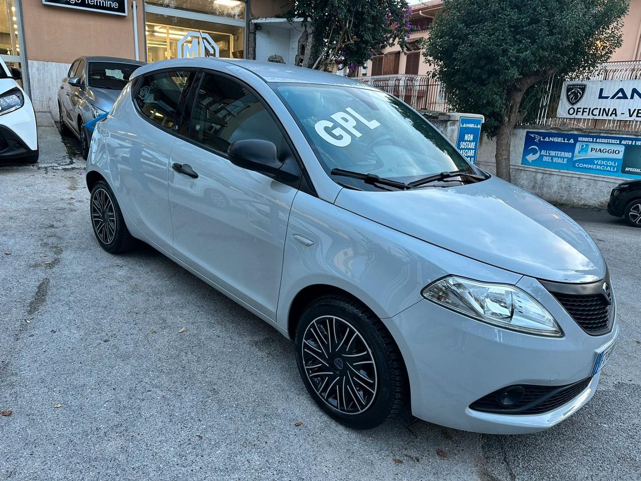 Lancia Ypsilon 1.2 69 CV 5 porte GPL Ecochic Elefantino Blu