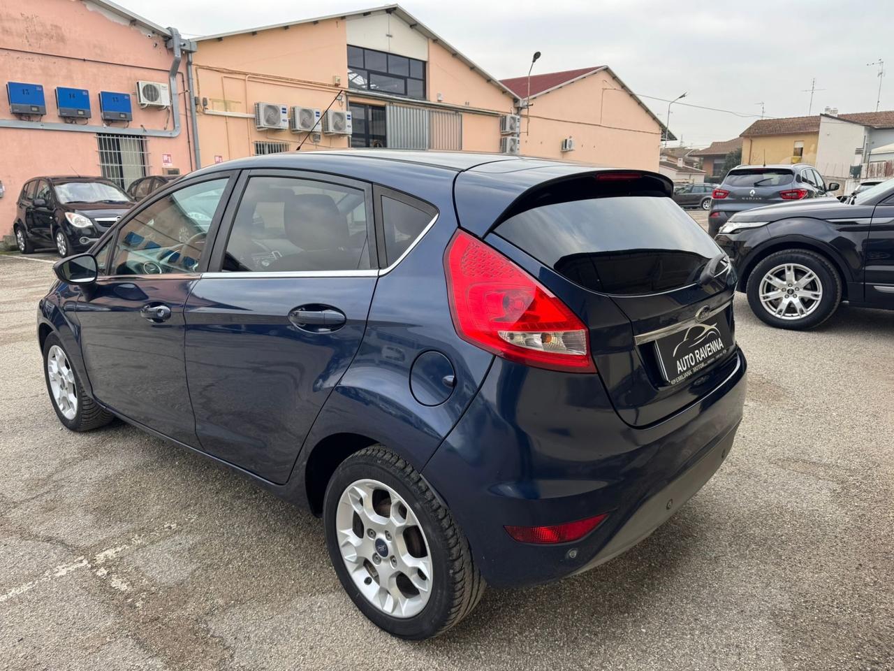 Ford Fiesta 1.4 5p. Bz.- GPL Titanium perfetta