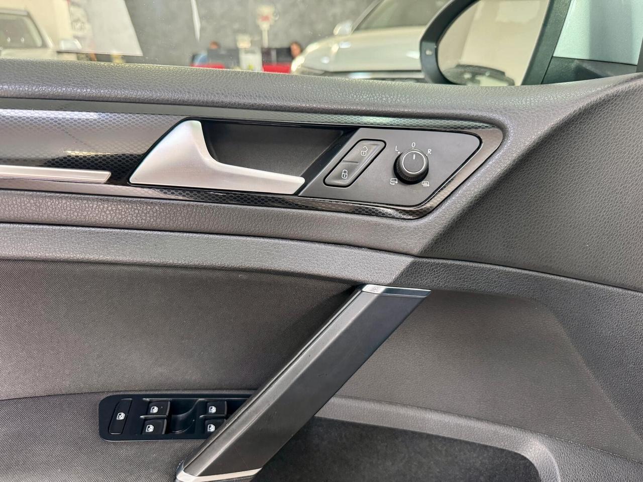 Volkswagen Golf 1.6 TDI 110CV DSG 5p. Highline 2017