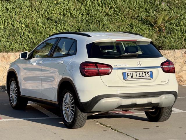 MERCEDES-BENZ GLA 180 PACK NIGHT+NAVI+FULL LED+R.CAM+PORT.ELETTRICO