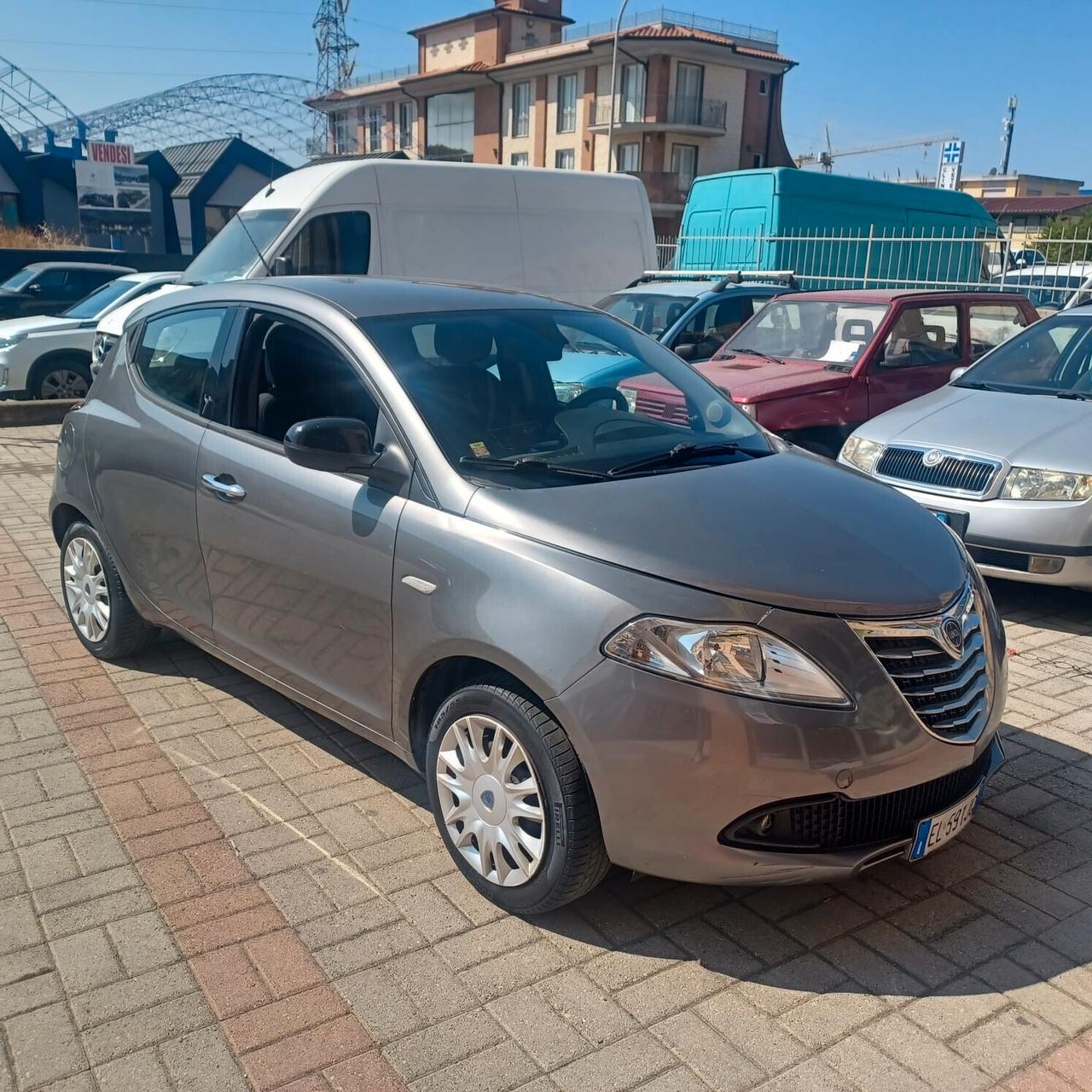 LANCIA YPSILON 1.2 FIRE NEOPATENTATI