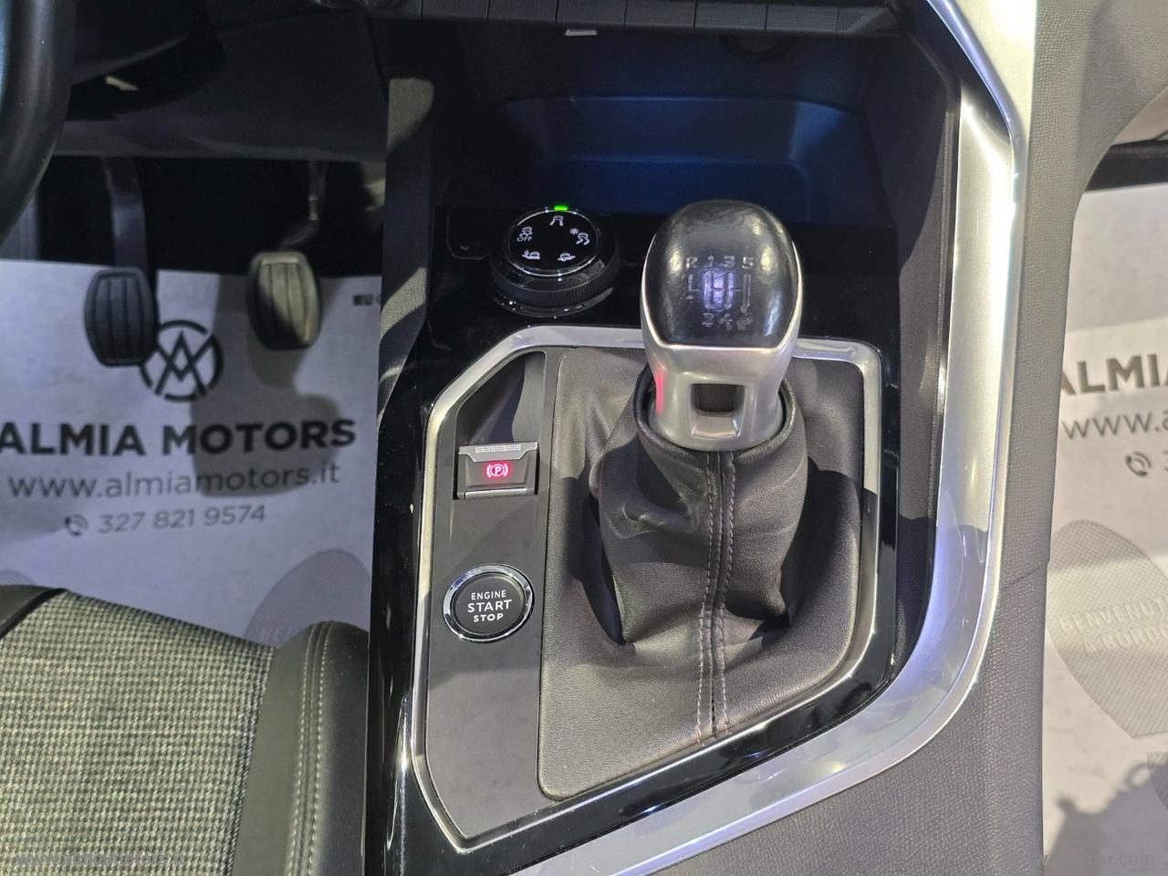 PEUGEOT 3008 BlueHDi 130 S&S Allure