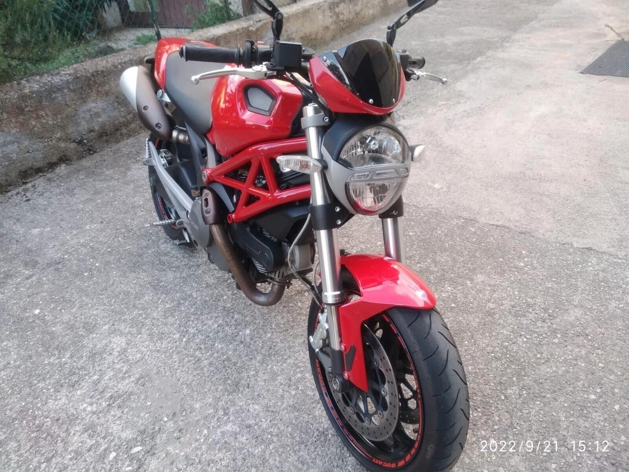 Ducati Monster 696plus Plus