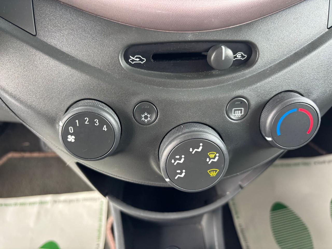 Chevrolet Spark 1.0 GPL Eco Logic Pink Lady Special Edition