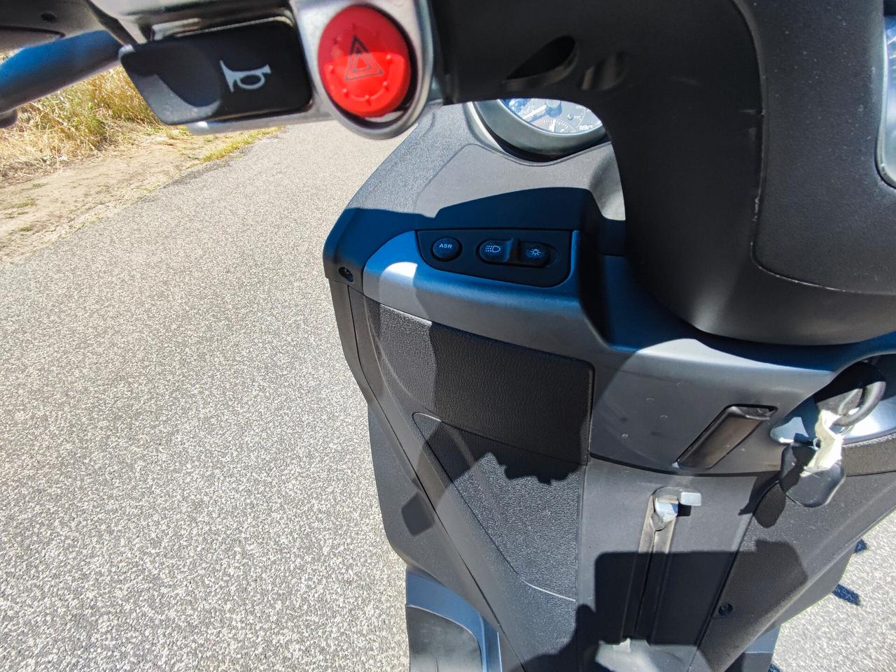 Piaggio MP3 300 MP3 300 IE ABS HPE
