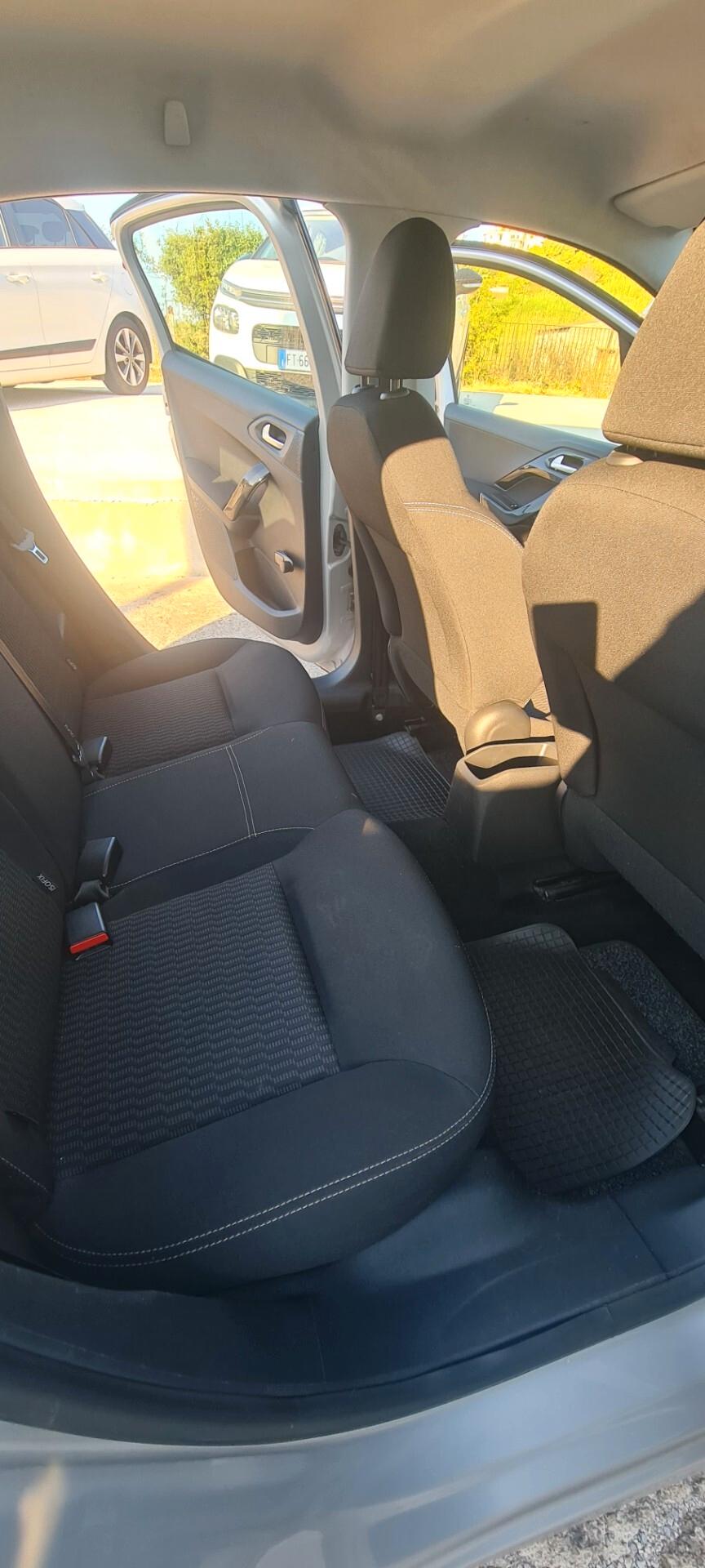 Peugeot 208 BlueHDi 75 5 porte Active 03/2016