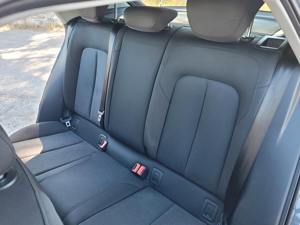 Audi Q2 30 TDI S tronic Business