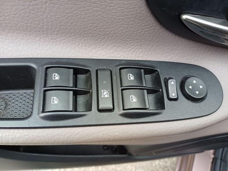 Lancia Ypsilon 0.9 t.air Elle ecochic metano 80cv 1°PROP