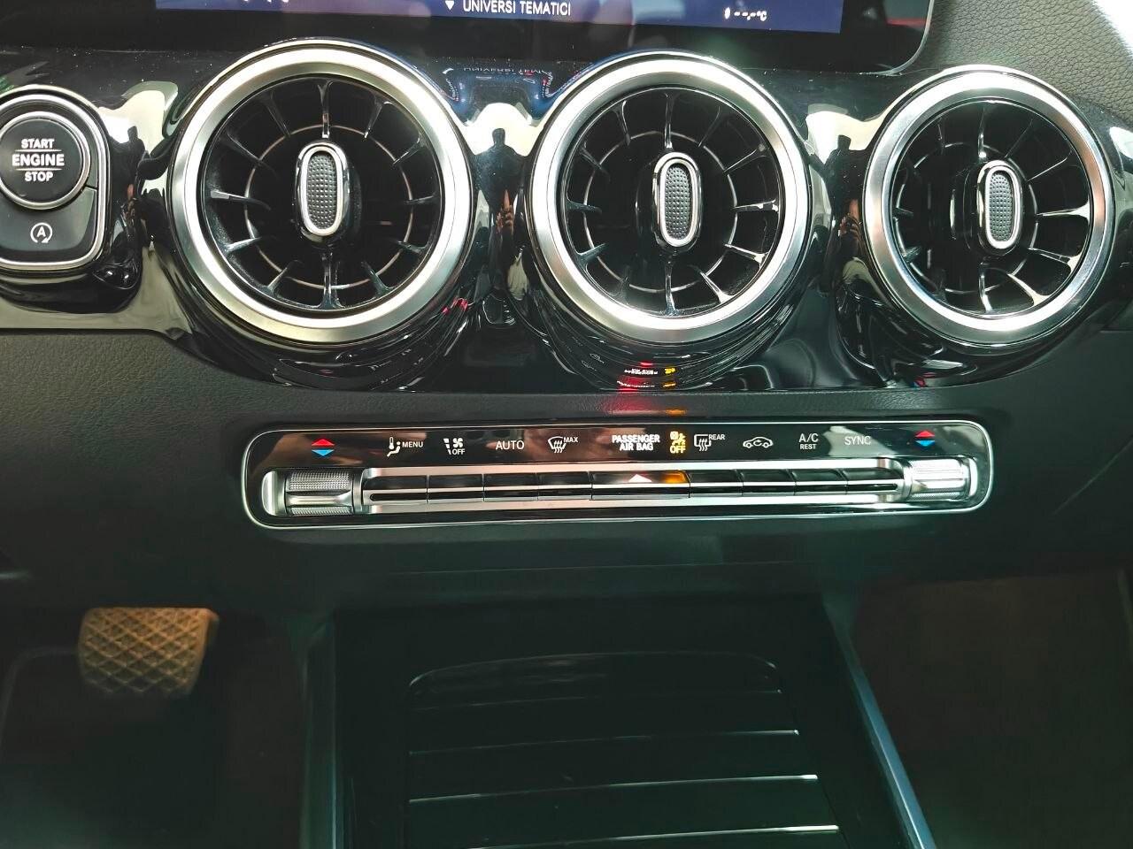 MERCEDES GLA (H247) GLA 200 d Automati...