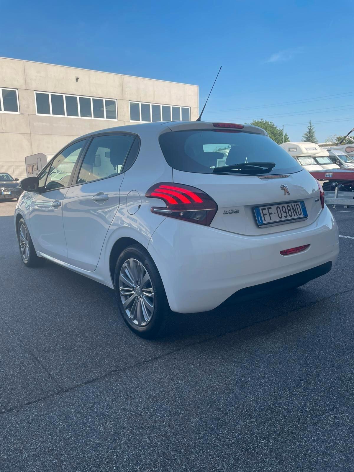 Peugeot 208 PureTech 82 5p. GPL Allure