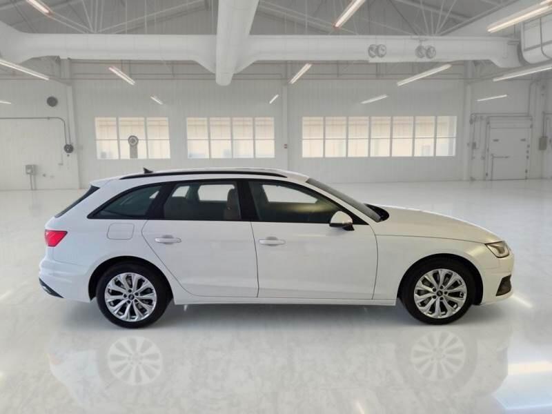 AUDI A4 SW 2.0 TDI S-TRONIC