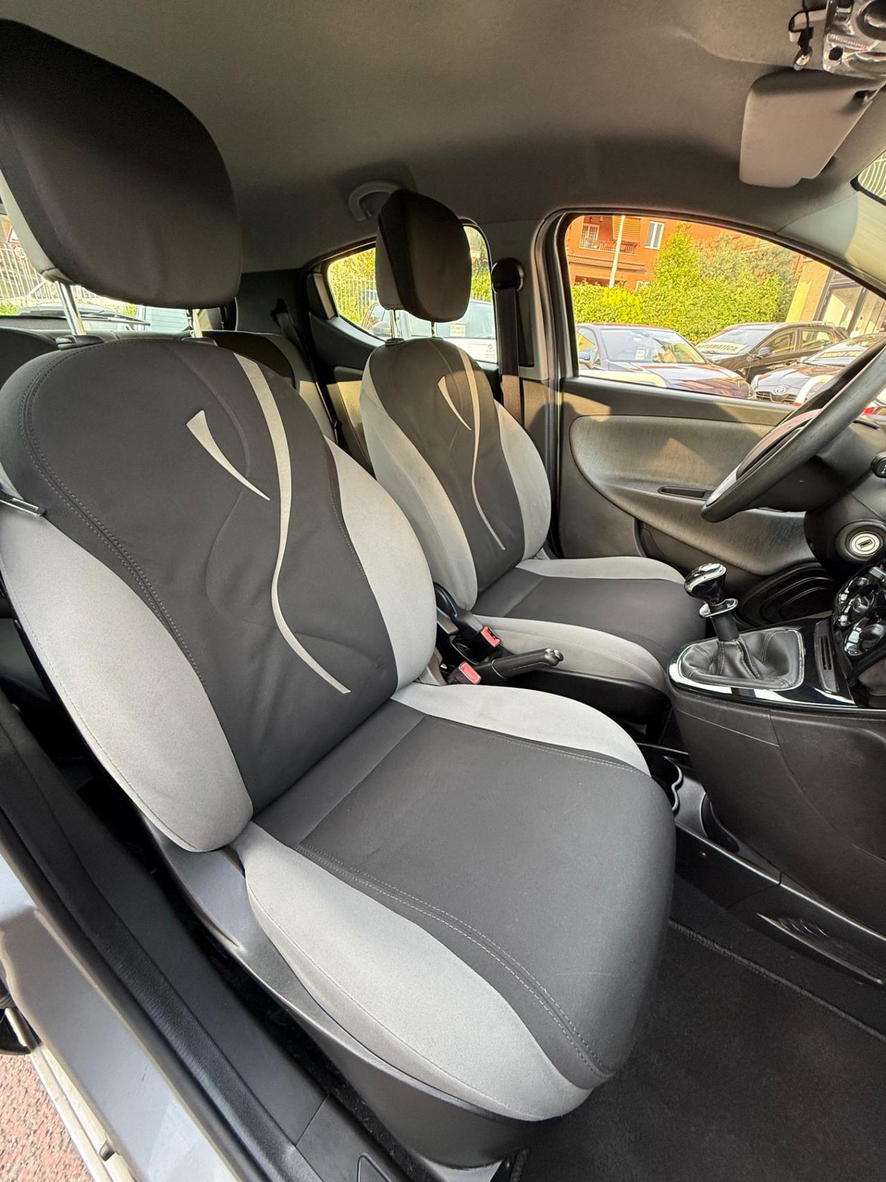 Lancia Ypsilon 69cv *Sensori Di Parcheggio