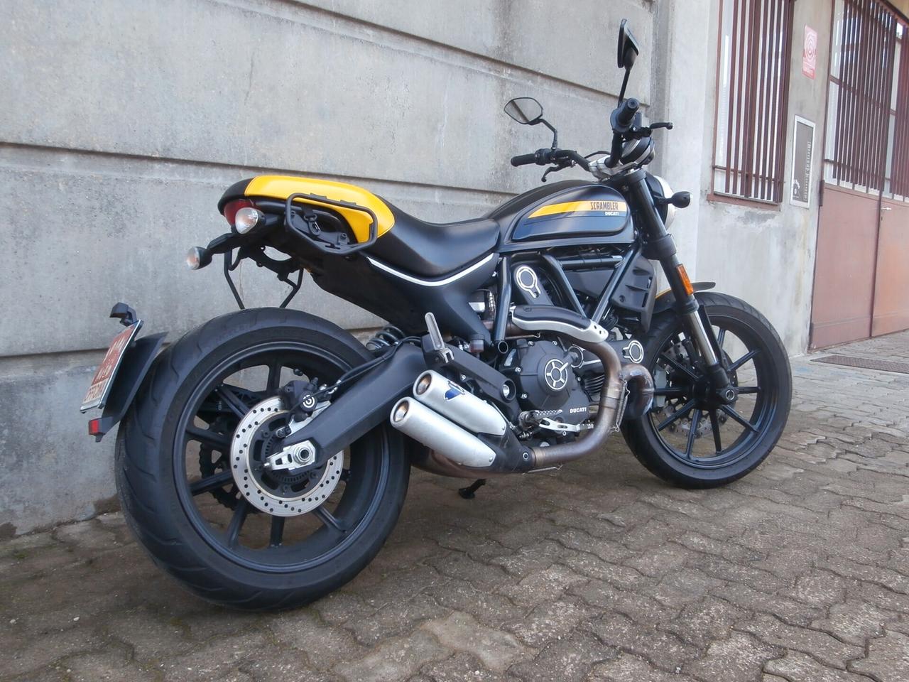 Ducati Scrambler 800 Full Throtte del 2017 PASSAGGIO ,TAGLIANDO E GARANZIA COMPRESI