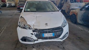 Ricambi Peugeot 208 PureTech 82 5 porte Black Line