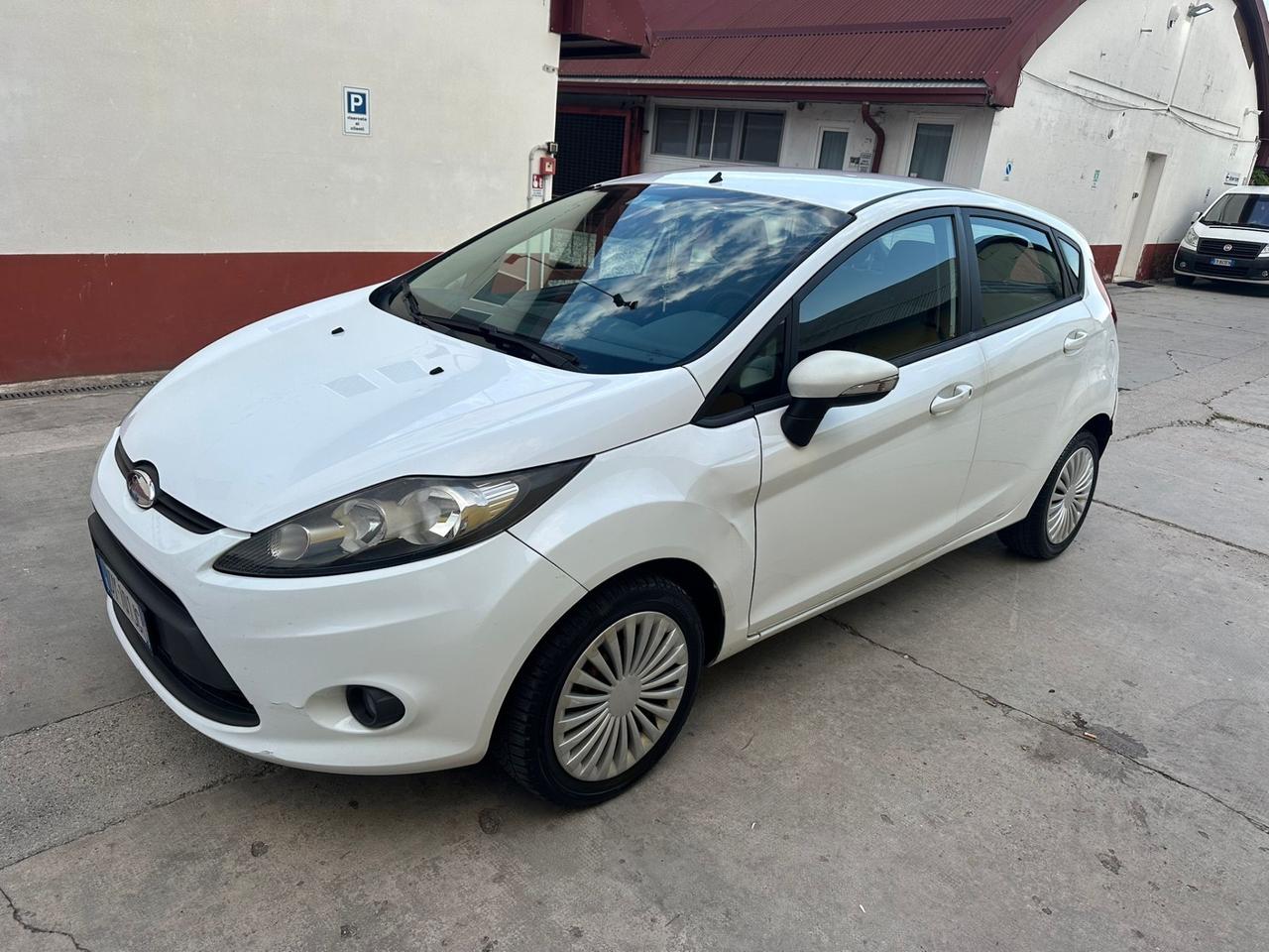 Ford Fiesta 1.4 5 porte Bz.- GPL Titanium