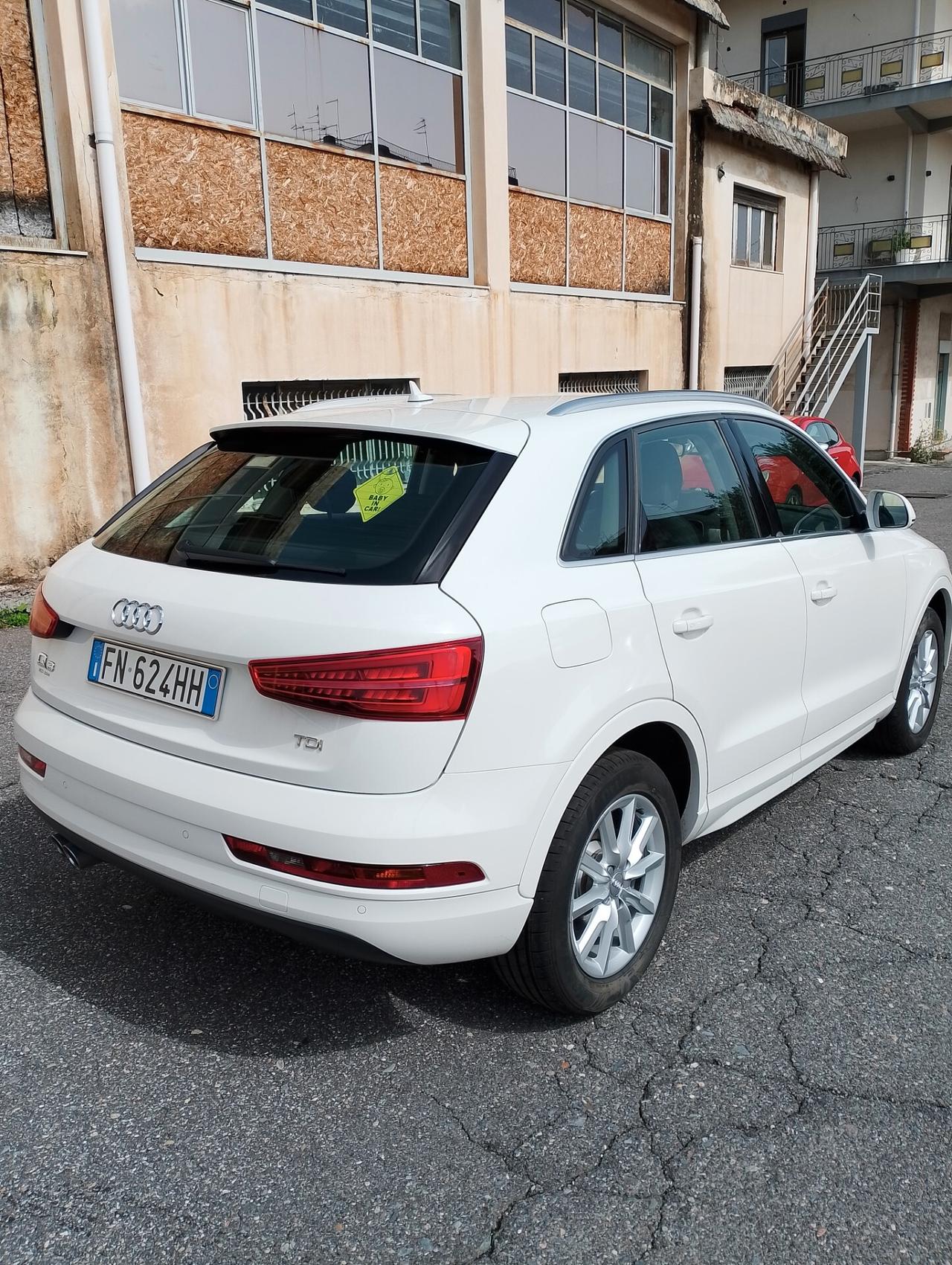 Audi Q3 2.0 TDI 120 CV Sport