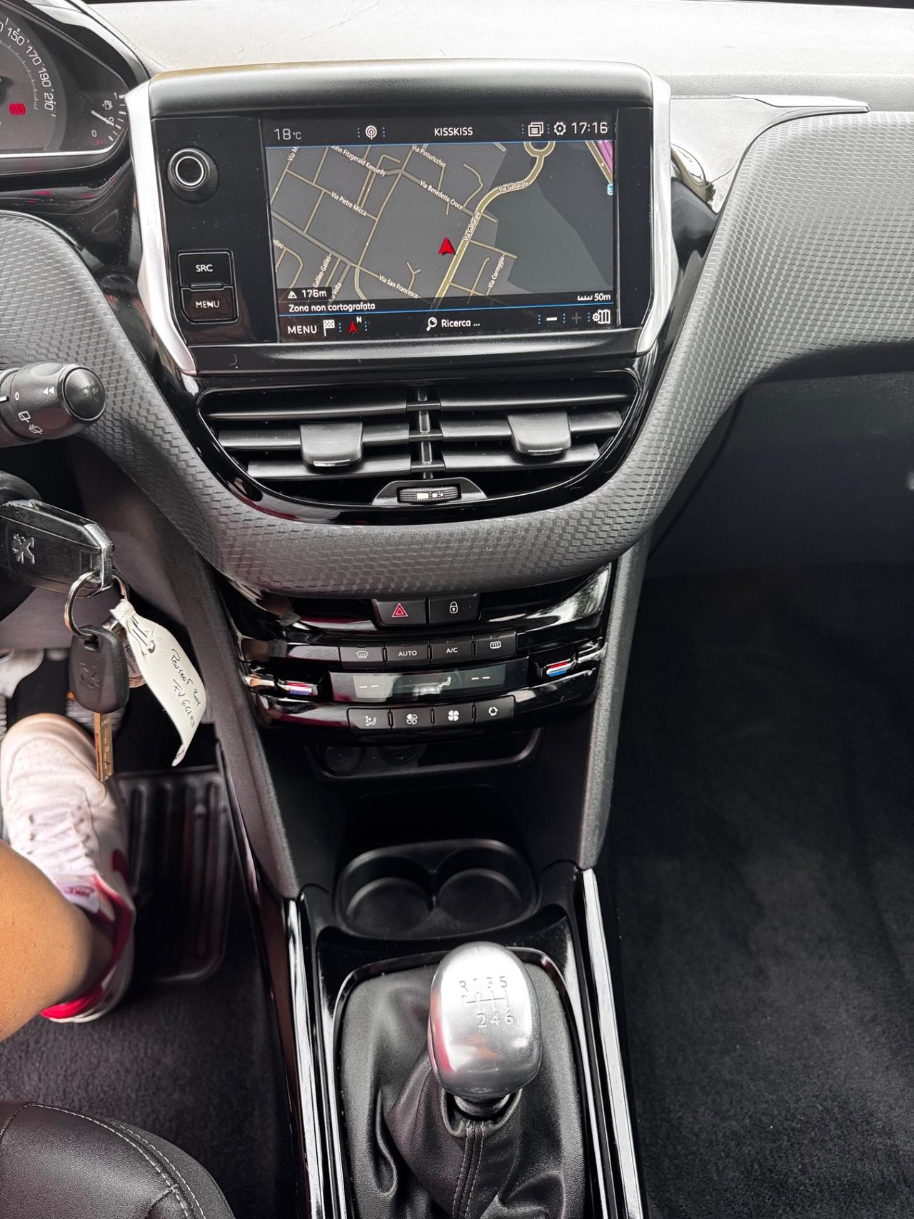 Peugeot 2008 BlueHDi 100 neopatentati euro 6b