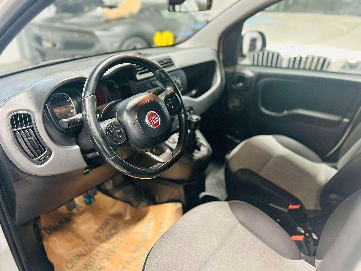 Fiat Panda 1.2 Lounge 69Cv Climatizzatore Automatico 5 Posti
