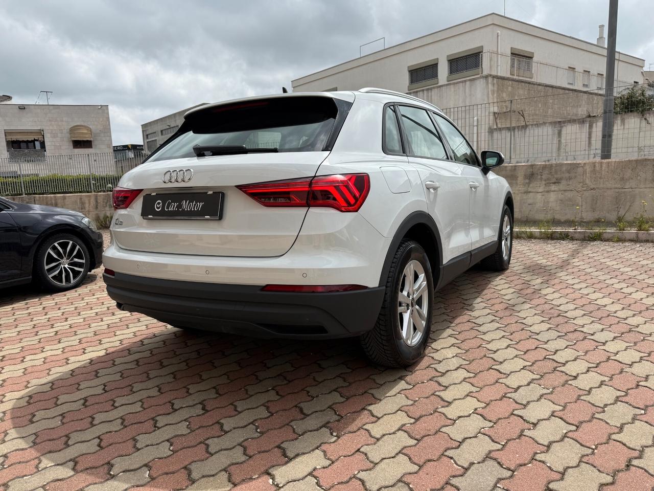 Audi Q3 35 TDI S tronic Business Advanced Matrix