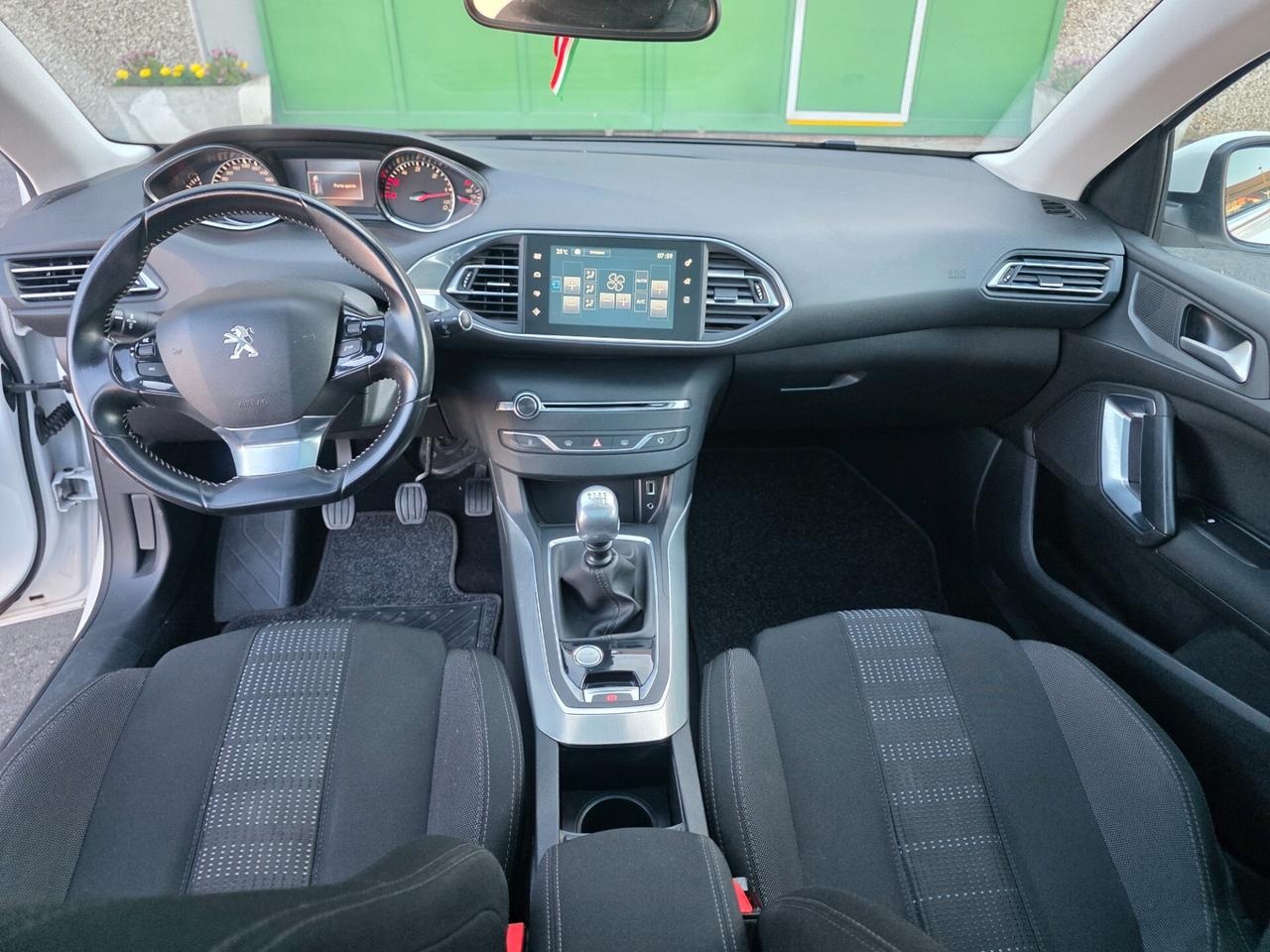 Peugeot 308 BlueHDi 120 S&S EAT6 SW Allure
