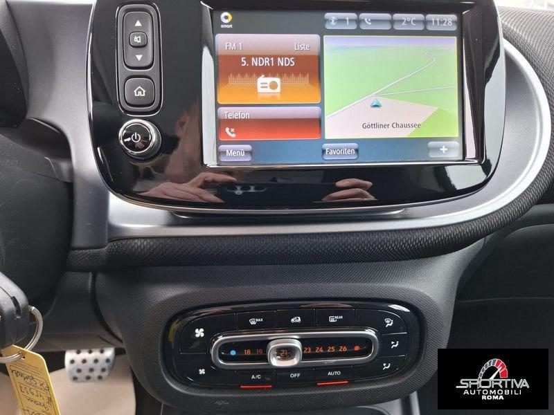 smart fortwo IN ARRIVO!!! RETROCAMERA OPACA SPORT PACK RATA MENSILE 245,00 EURO fortwo 70 1.0 Passion