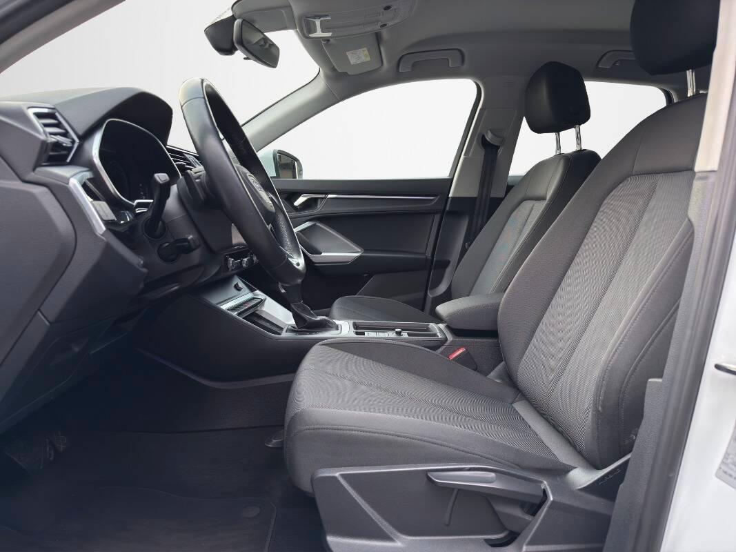 Audi Q3 2.0 150cv Business Advanced s-tronic TUA A 527 MENSILE