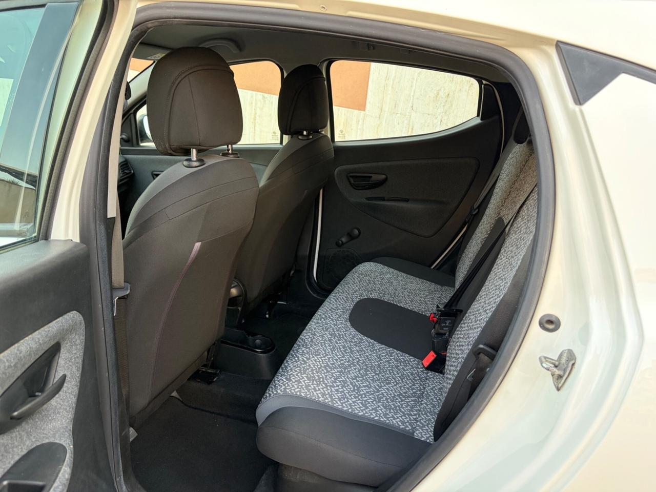 Lancia Ypsilon 1.0 FireFly benz ideale per neopate