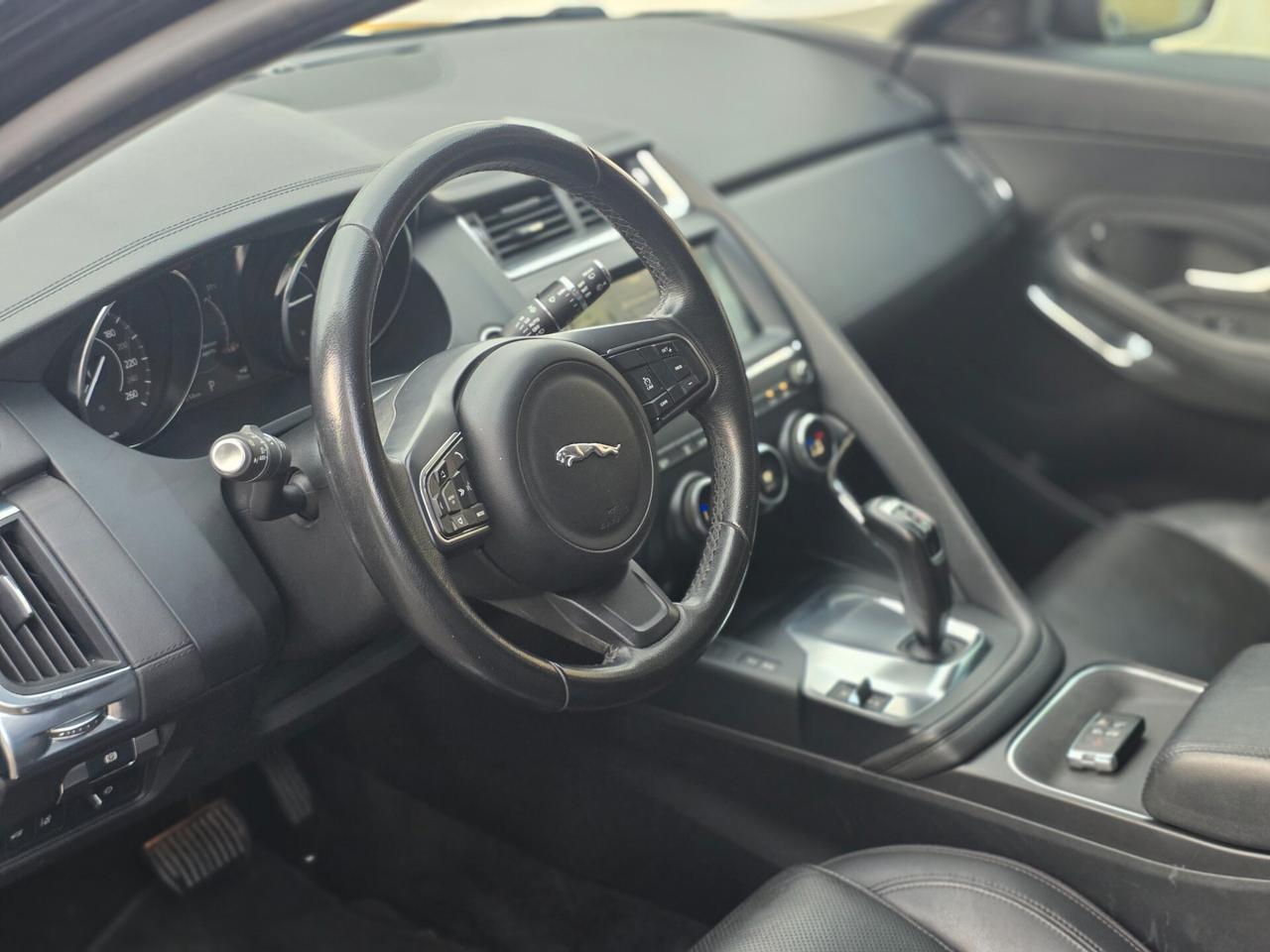 Jaguar E-Pace 2.0D 150 CV AWD aut. R-Dynamic HSE